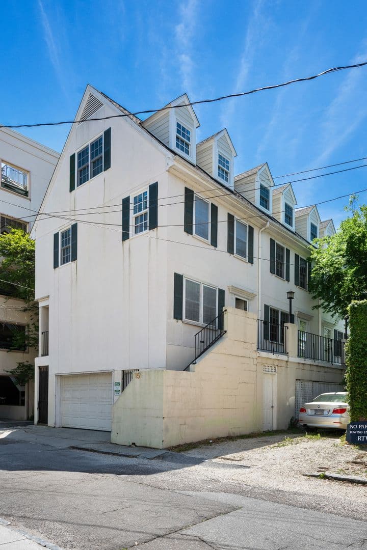 Charleston House: 15 Horlbeck Alley