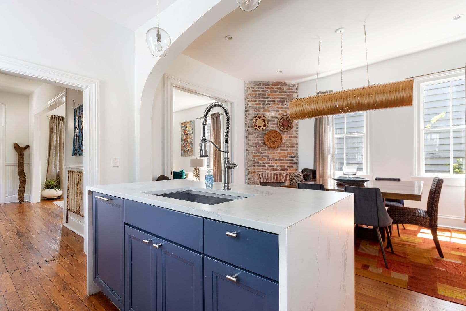 Charleston House: 94 Bogard Street
