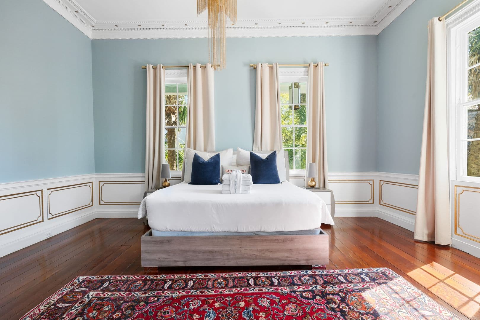 Charleston House: 96 Ashley Avenue