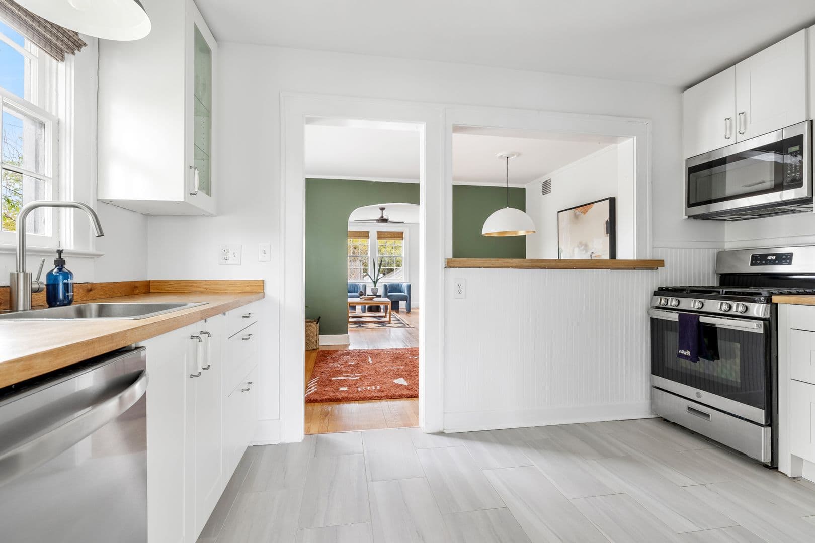 Charleston House: 20 Dunnemann Avenue