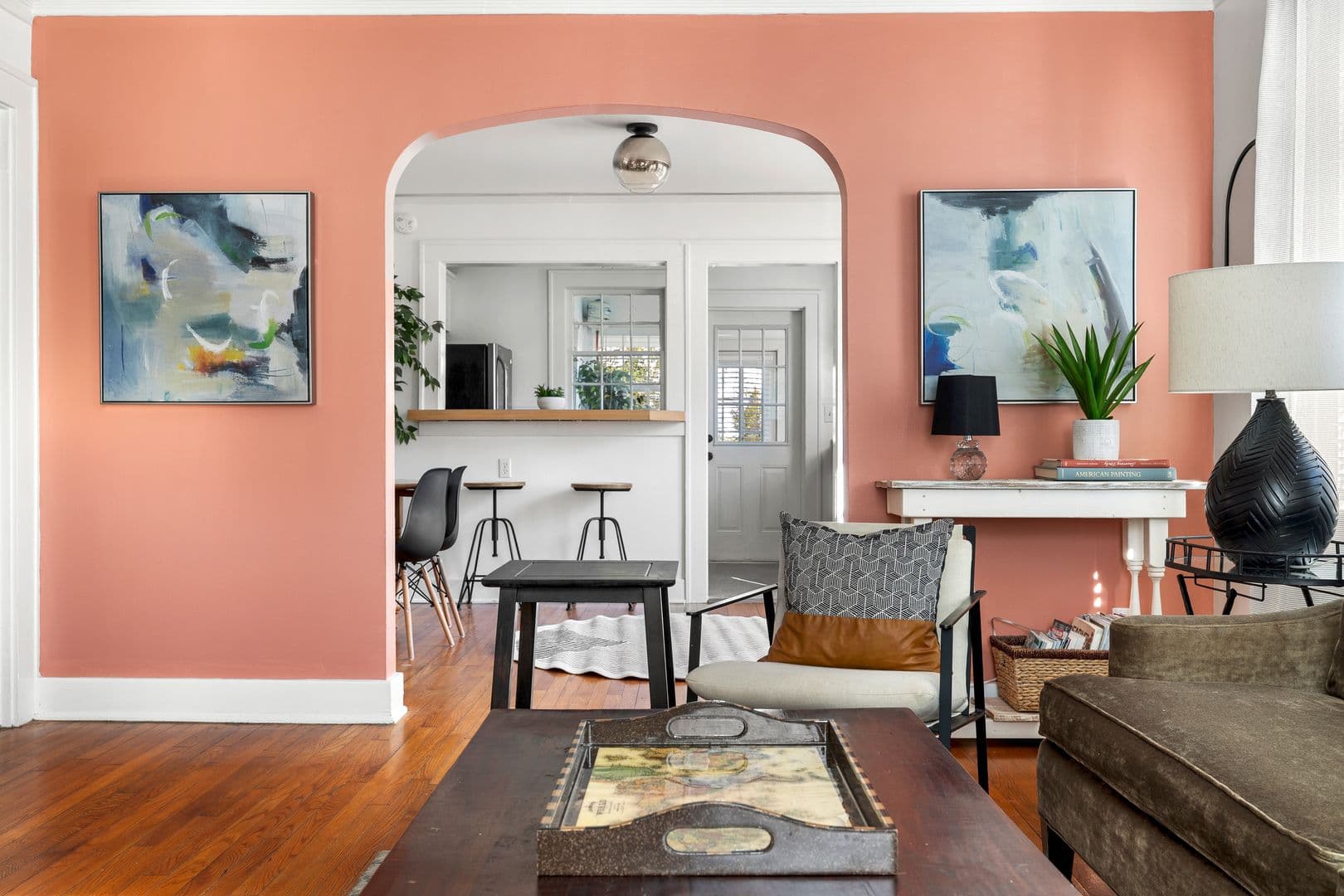 Charleston House: 20 Dunnemann Avenue