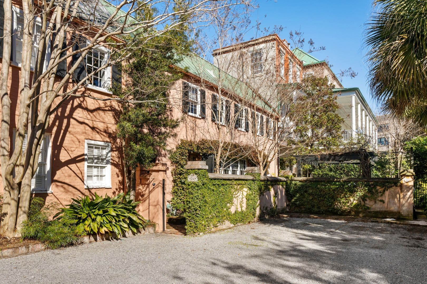 Charleston House: 26 Society Street
