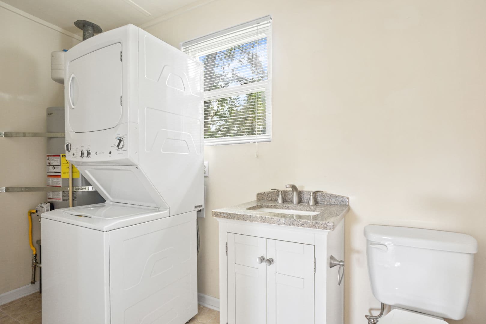 Charleston House: 865 Santee Street