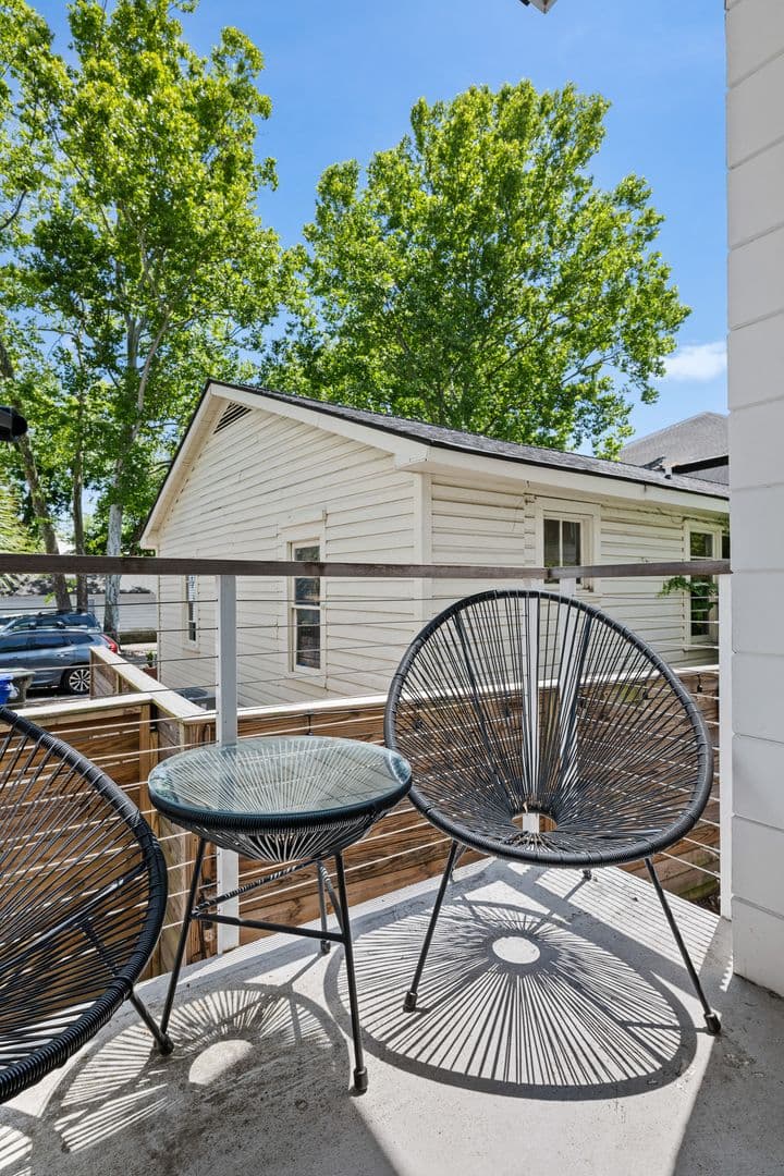 Charleston House: 3 Carrere Court