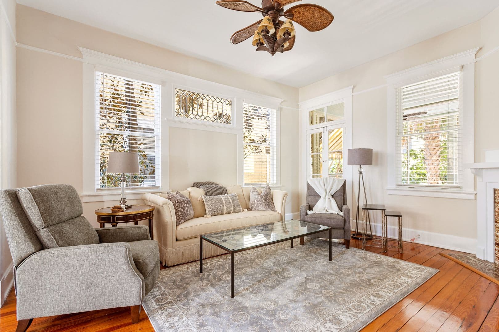 Charleston House: 5 Colonial Street