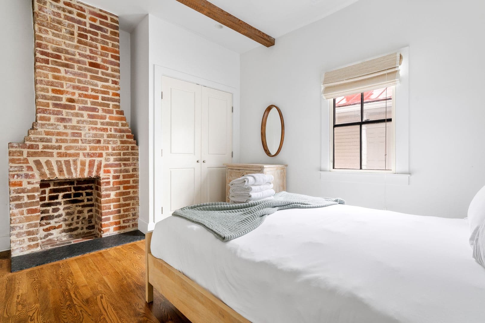 Charleston House: 70 Ashe Street