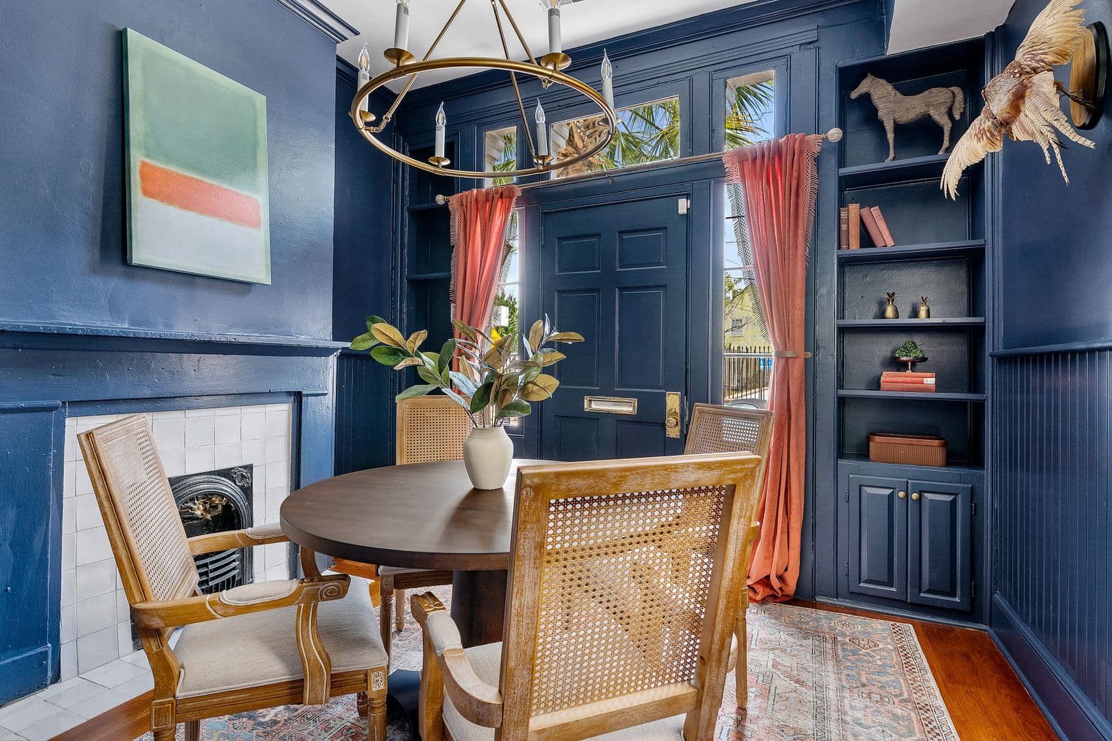 Charleston House: 46 Wentworth Street