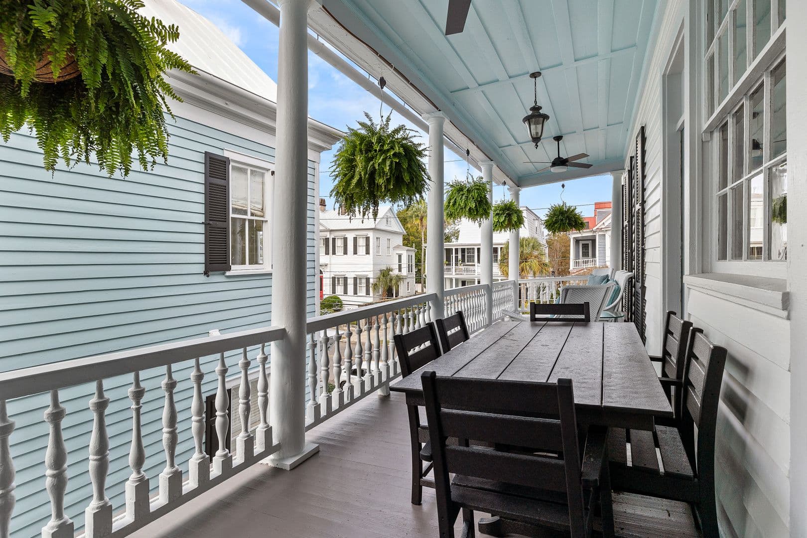 Charleston House: 135 Broad Street