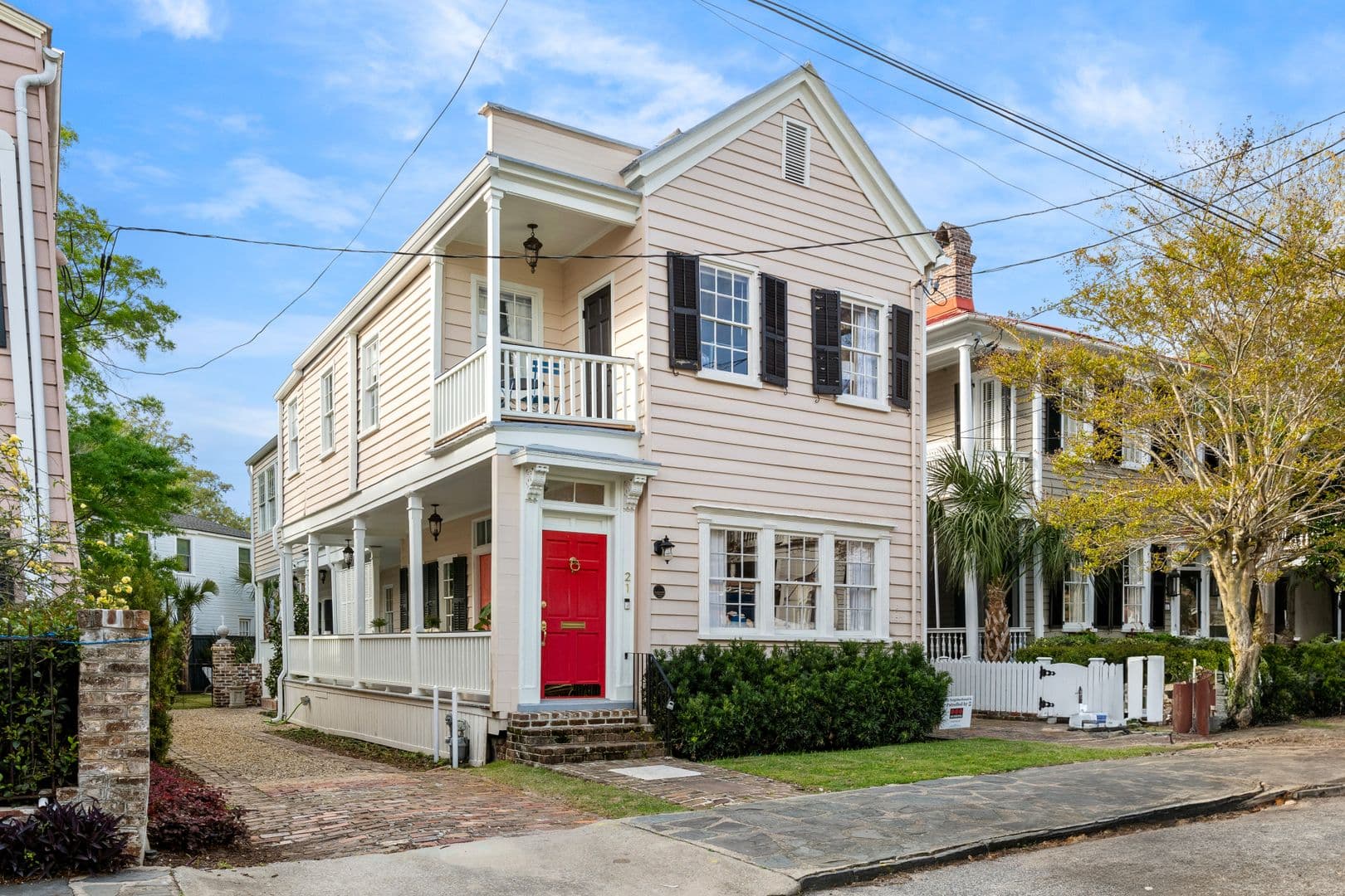 Charleston House: 21 Savage Street