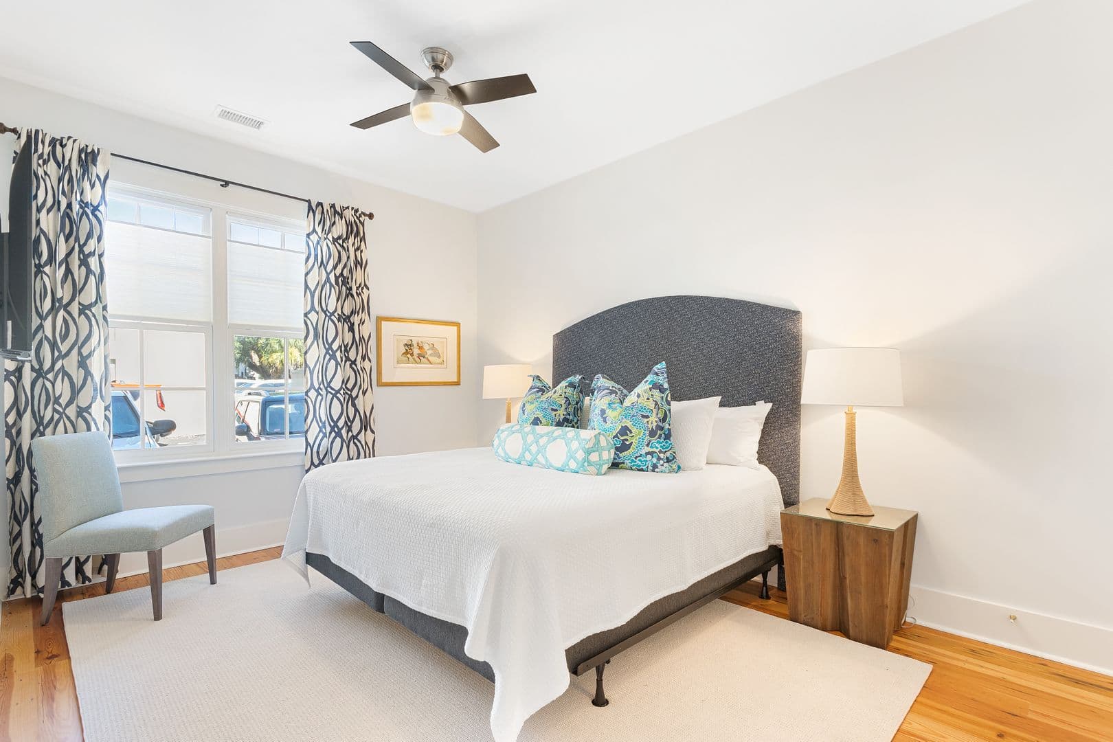 Charleston House: 62 Queen Street