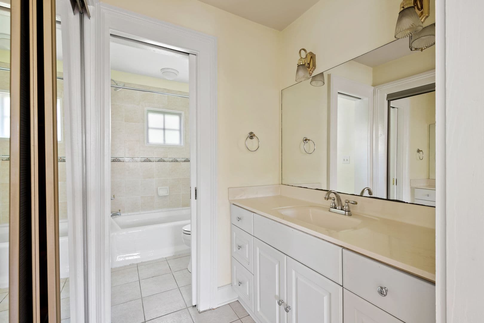 Charleston House: 2 Talon Court