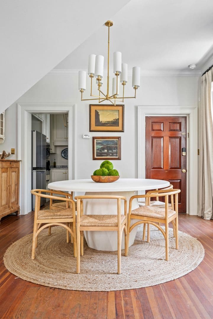 Charleston House: 9 Lamboll Street