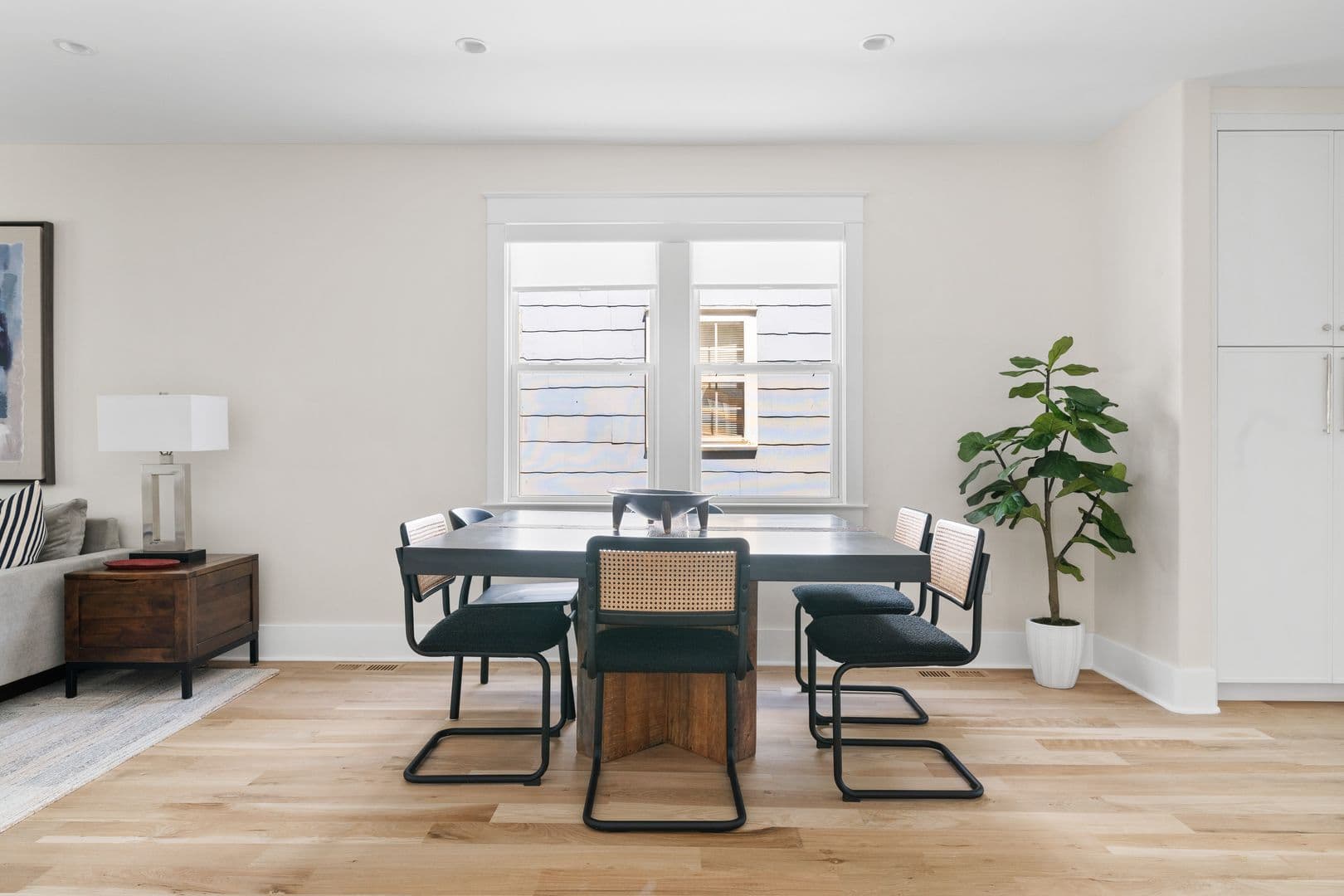 Charleston House: 191 W. Poplar Street