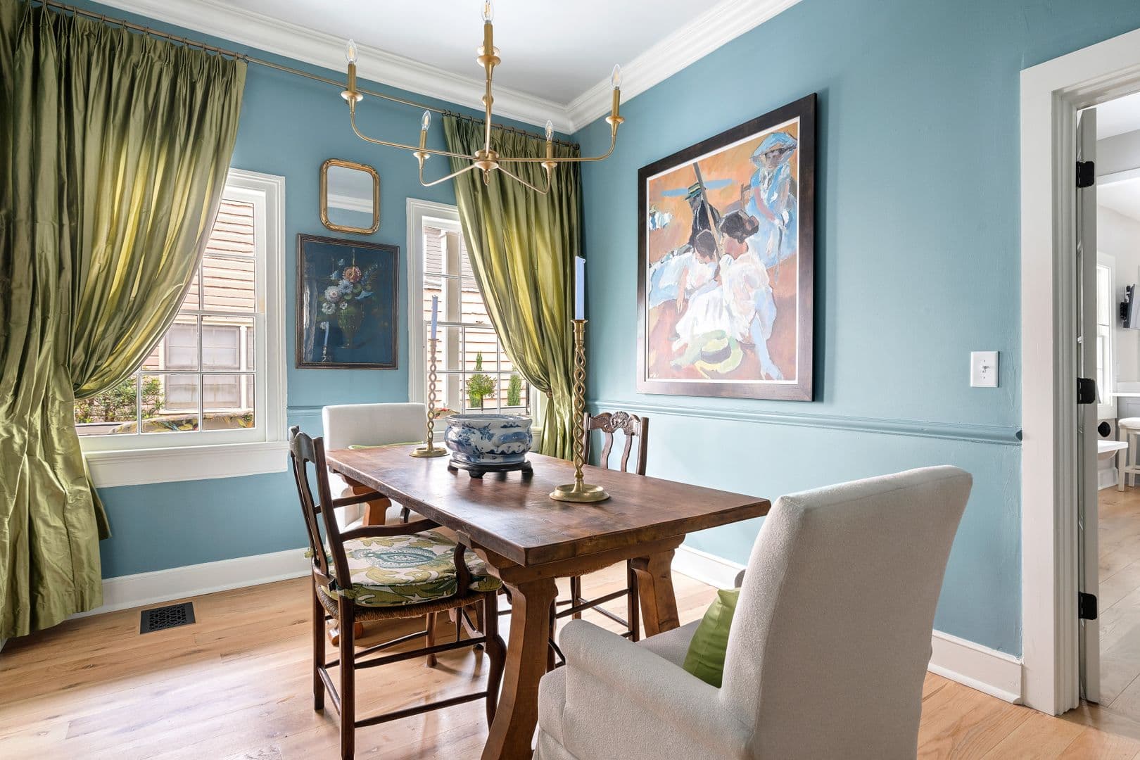Charleston House: 21 Savage Street