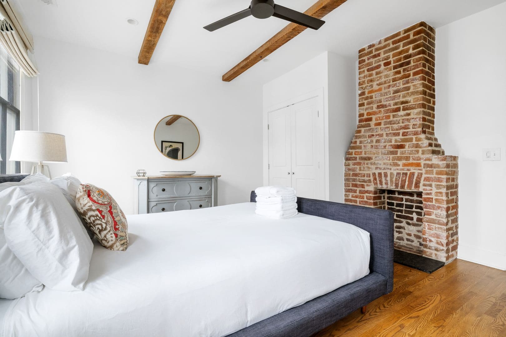 Charleston House: 70 Ashe Street