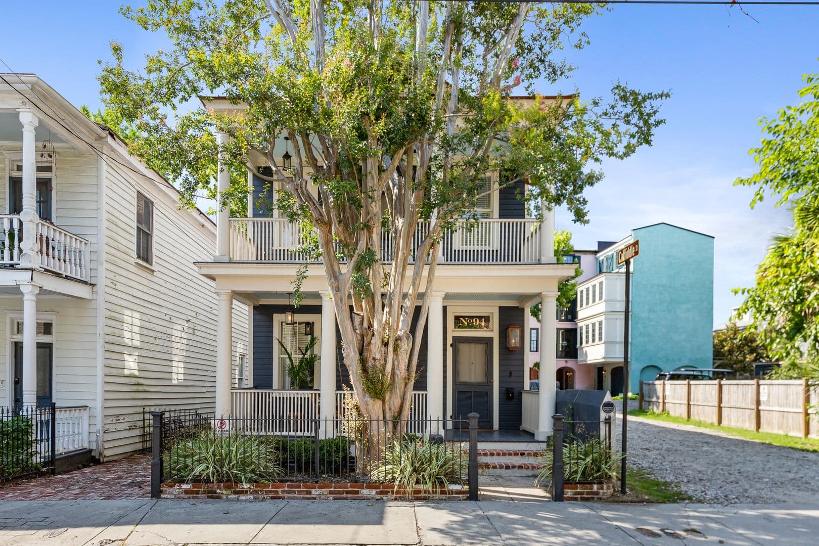 Charleston House: 94 Bogard Street