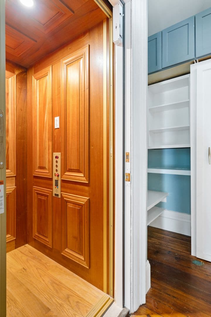 Charleston House: 96 Ashley Avenue