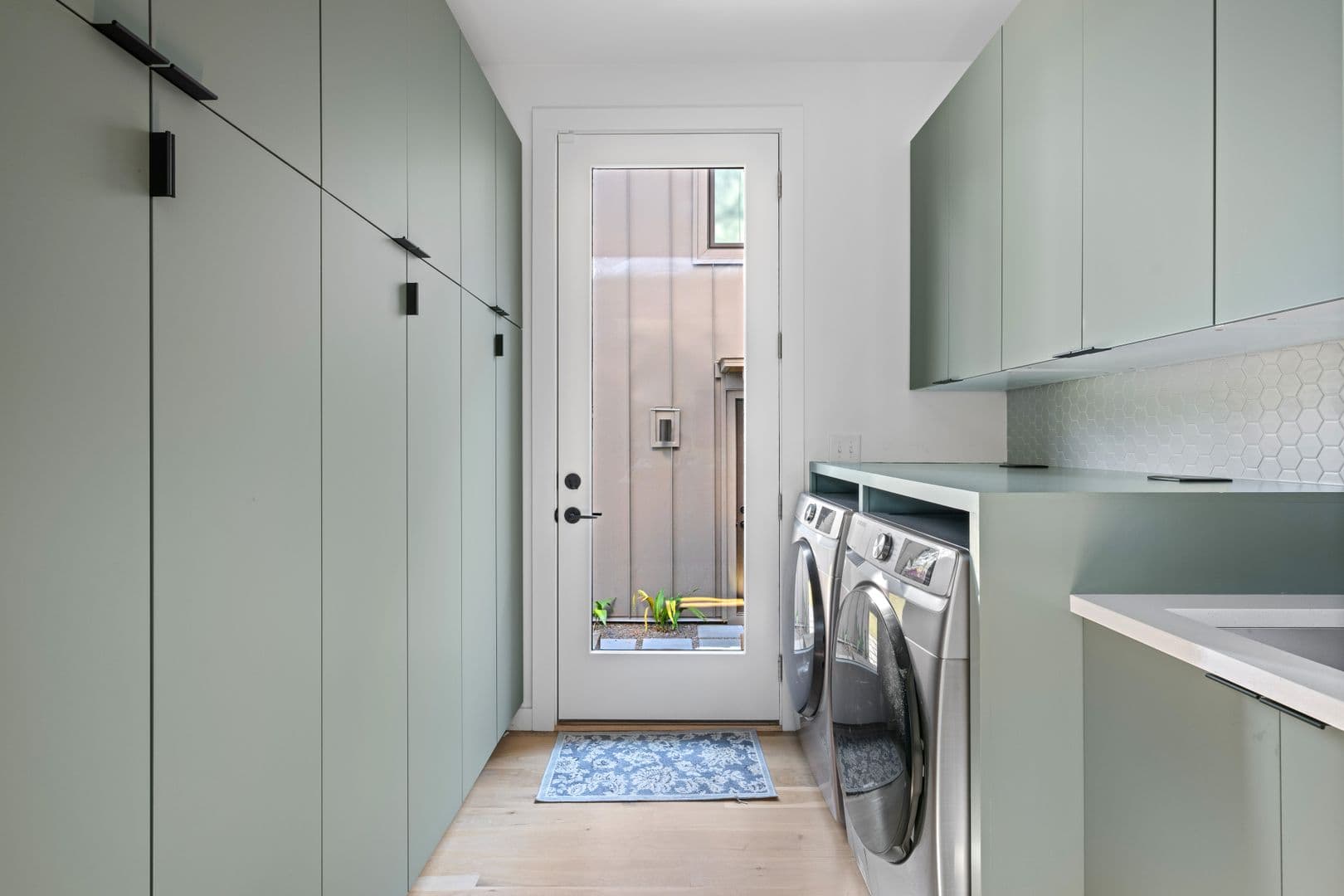 Mount Pleasant House: 208 Linnea Lane