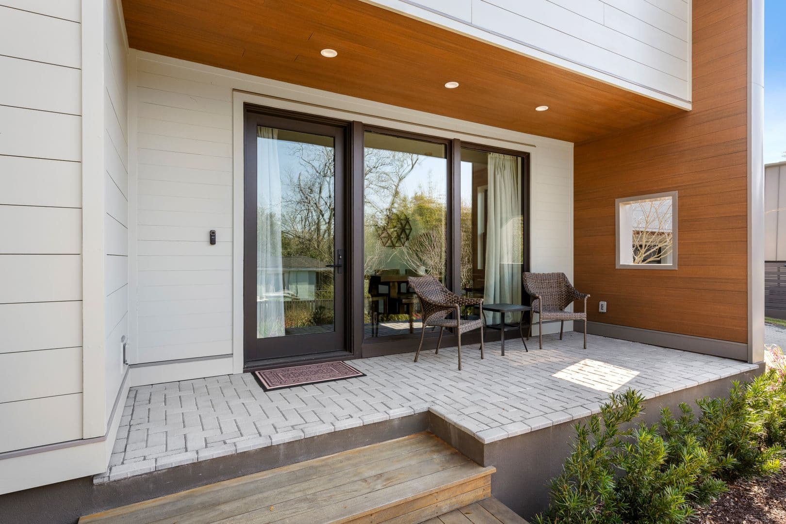 Mount Pleasant House: 208 Linnea Lane