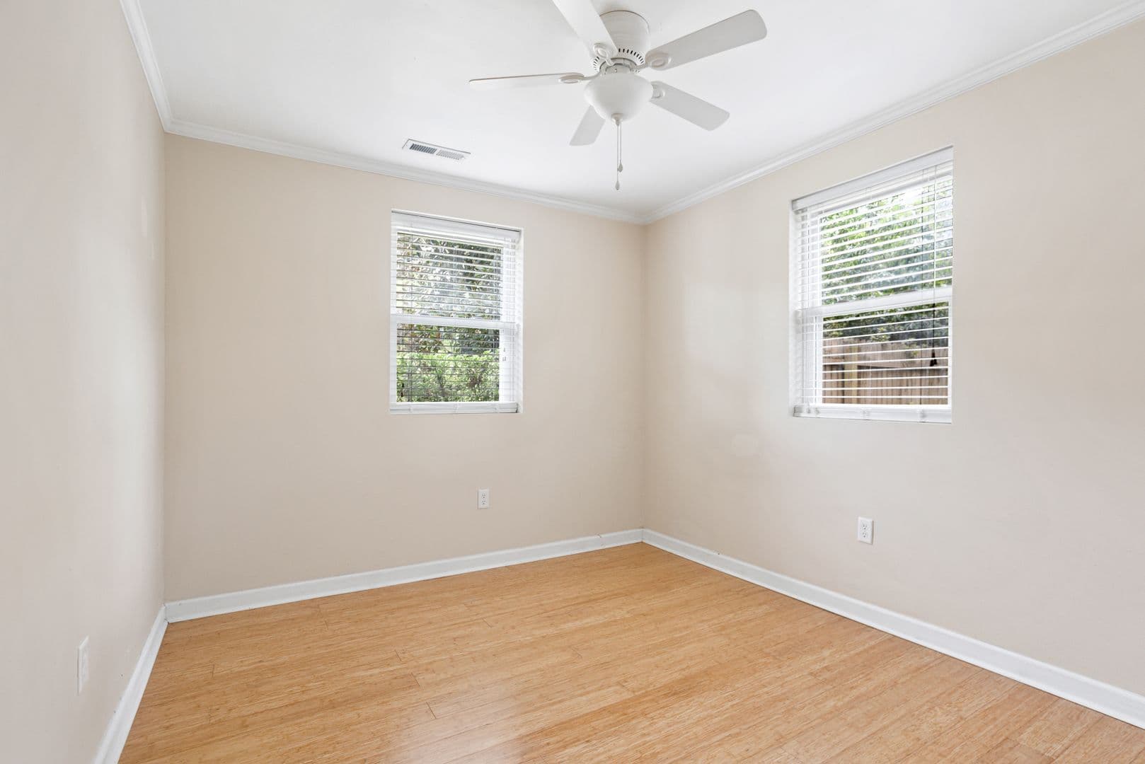 Charleston House: 865 Santee Street