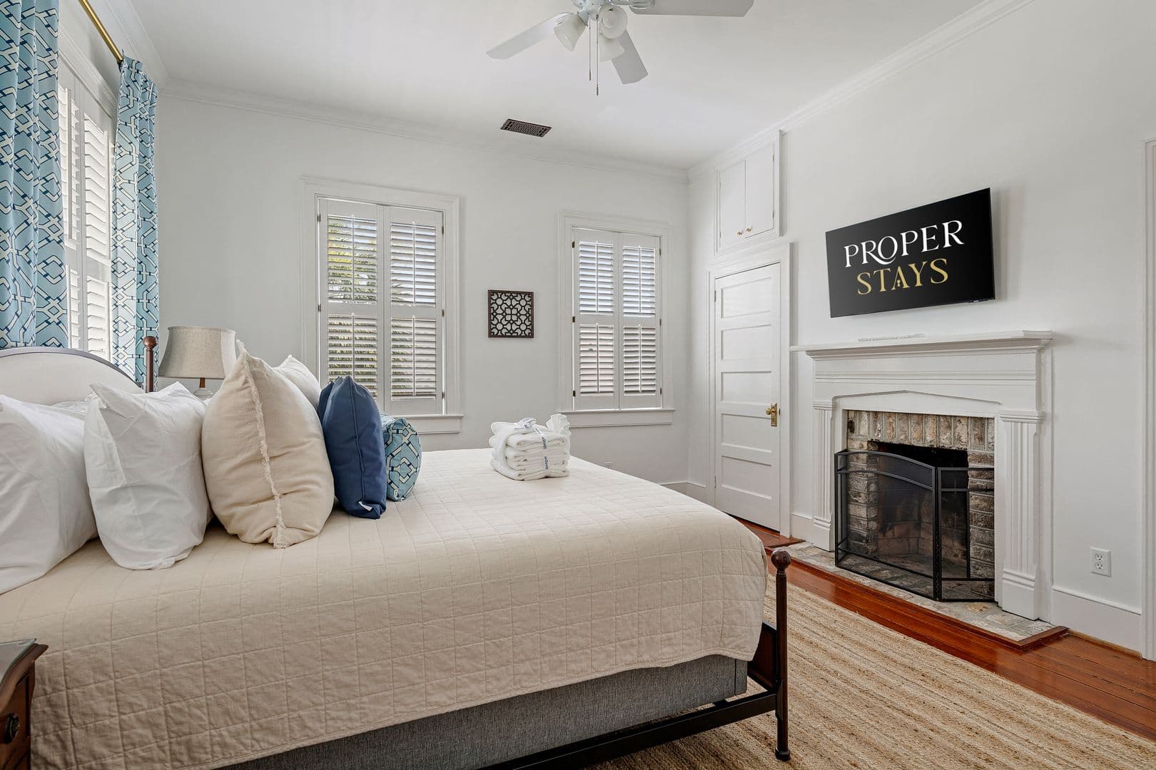 Charleston House: 123 Queen Street
