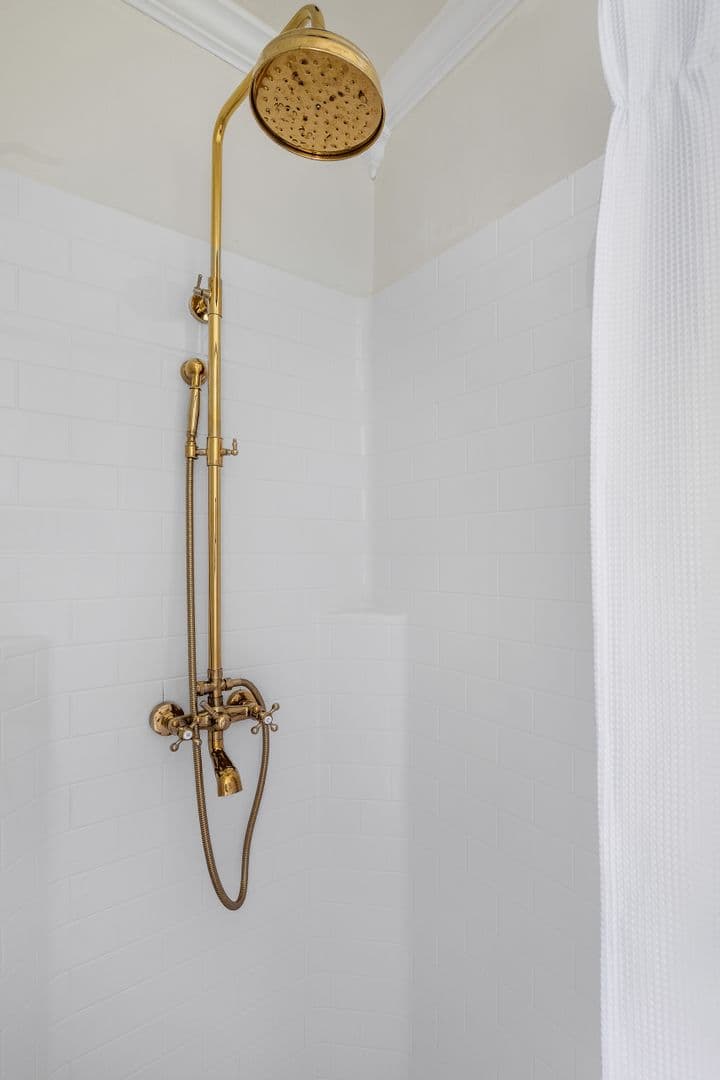 Charleston House: 134 Sans Souci Street