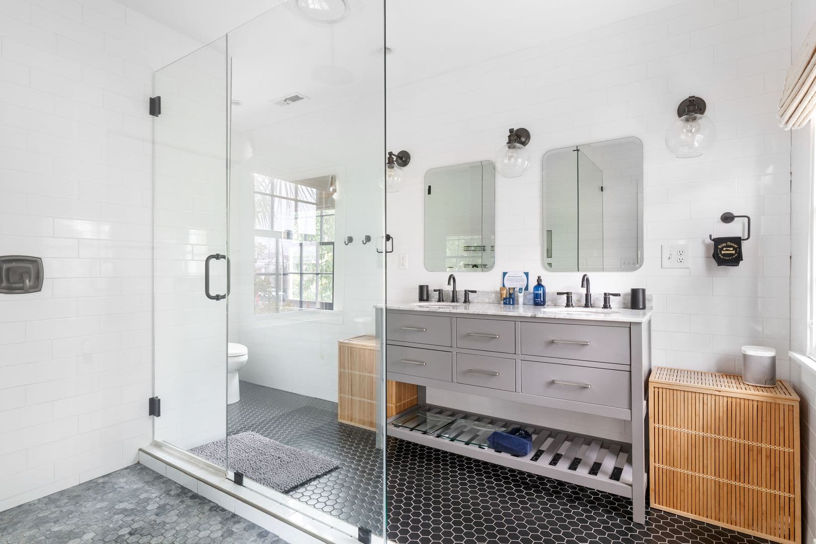 Charleston House: 70 Ashe Street