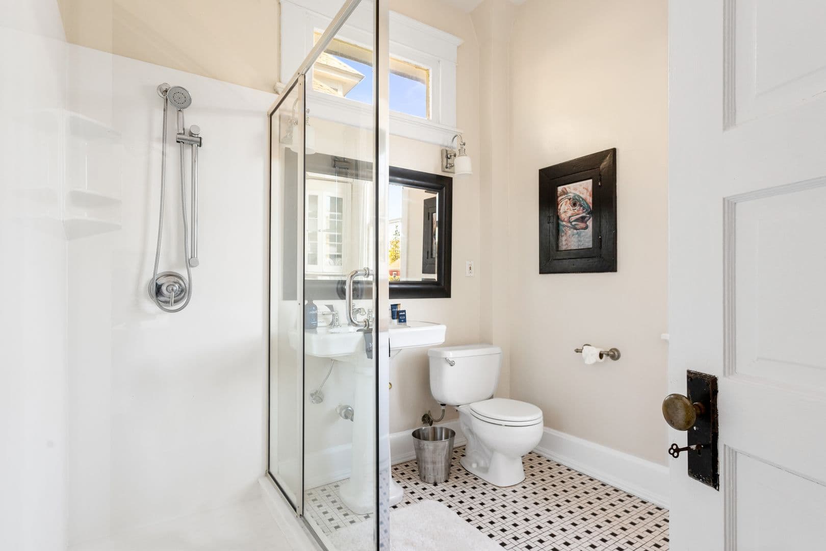 Charleston House: 5 Colonial Street