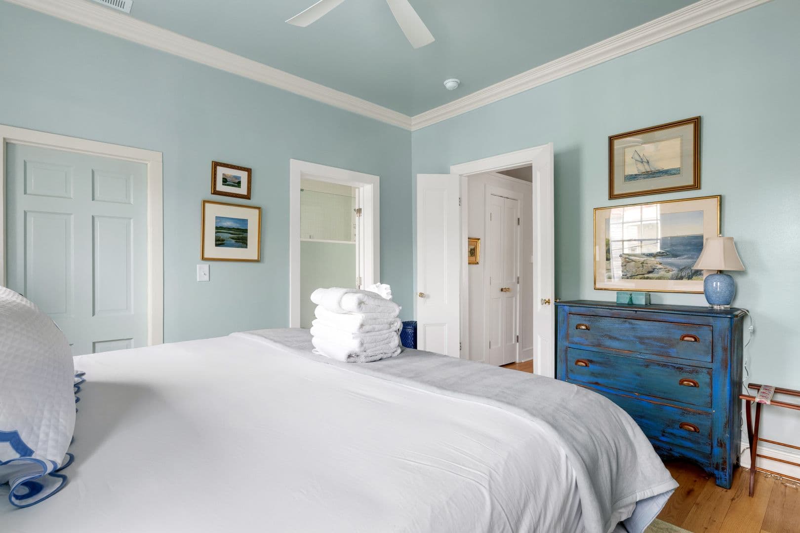 Charleston House: 21 Savage Street