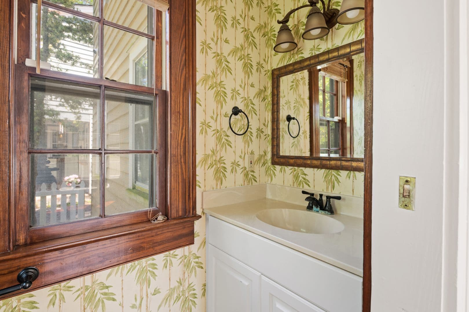 Charleston House: 2 Talon Court