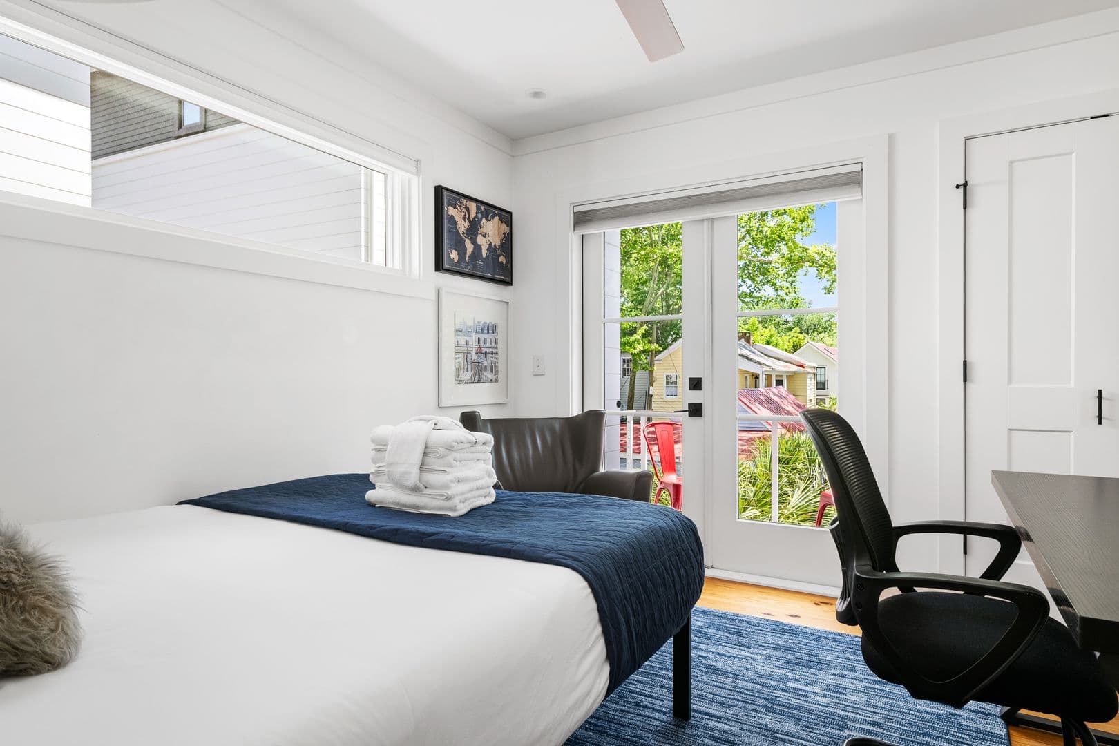Charleston House: 3 Carrere Court