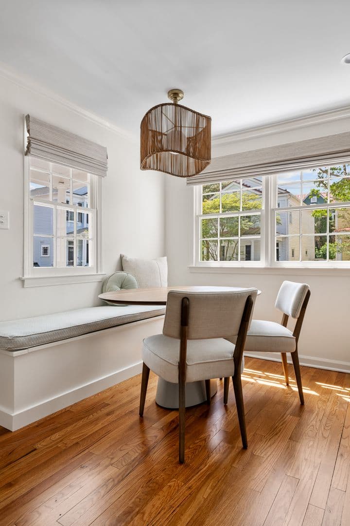 Charleston House: 6 Smith Place