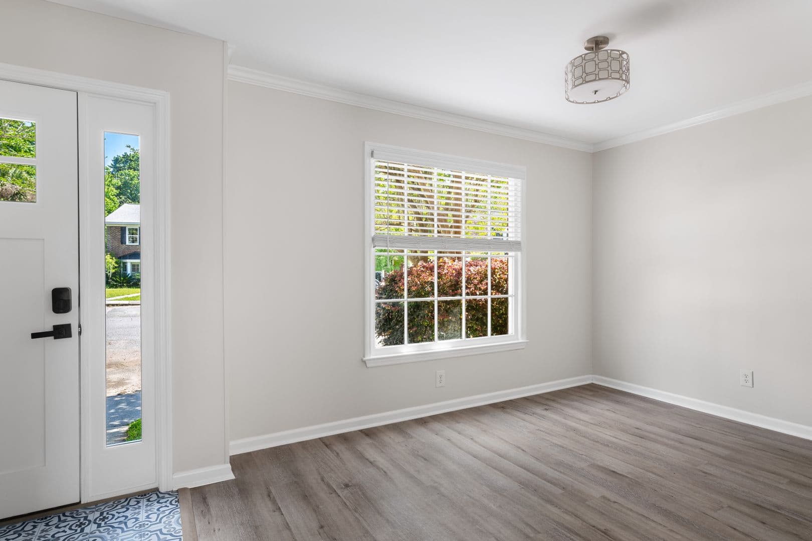 Mount Pleasant House: 664 Swinton Court