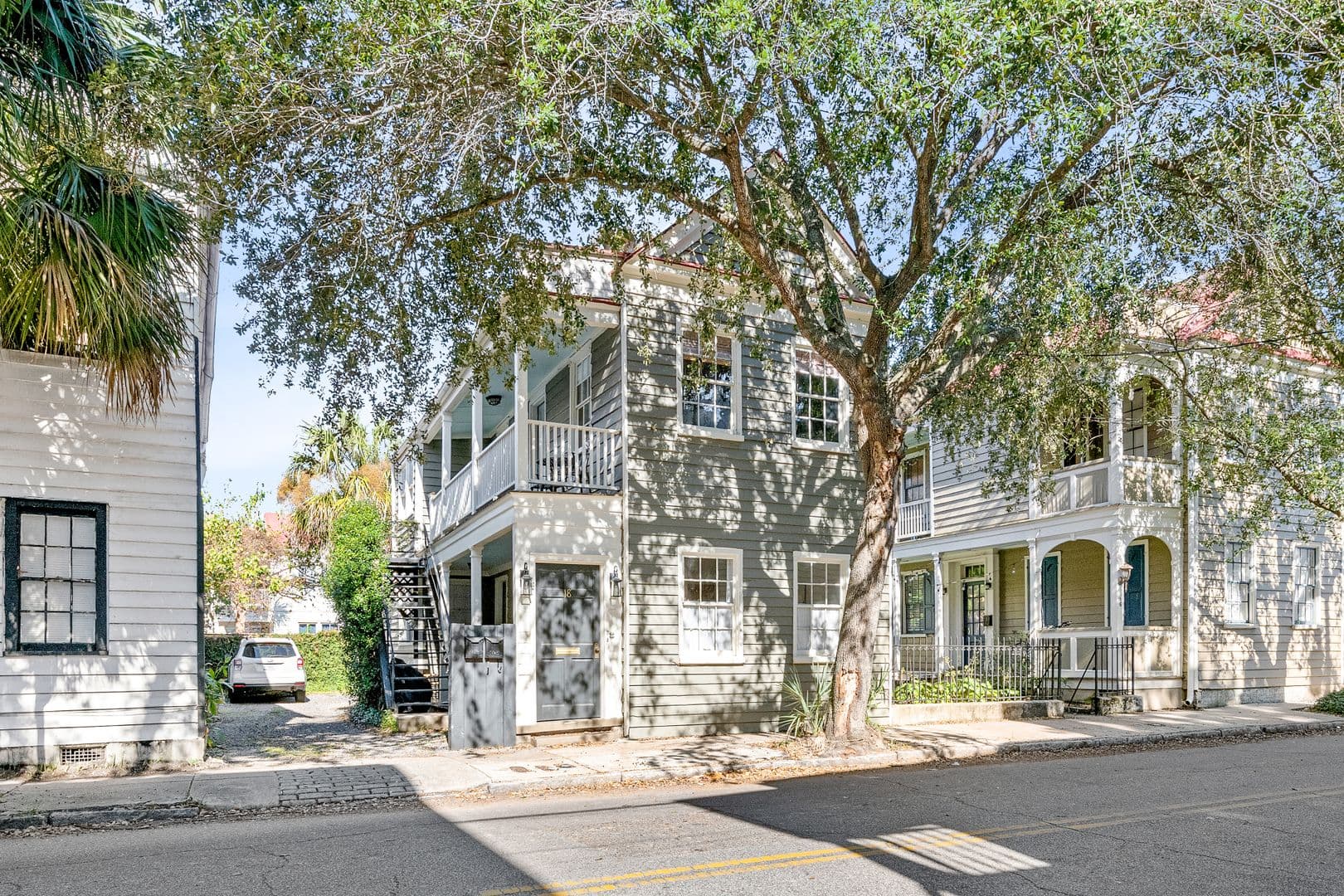 Charleston House: 18 Bogard Street