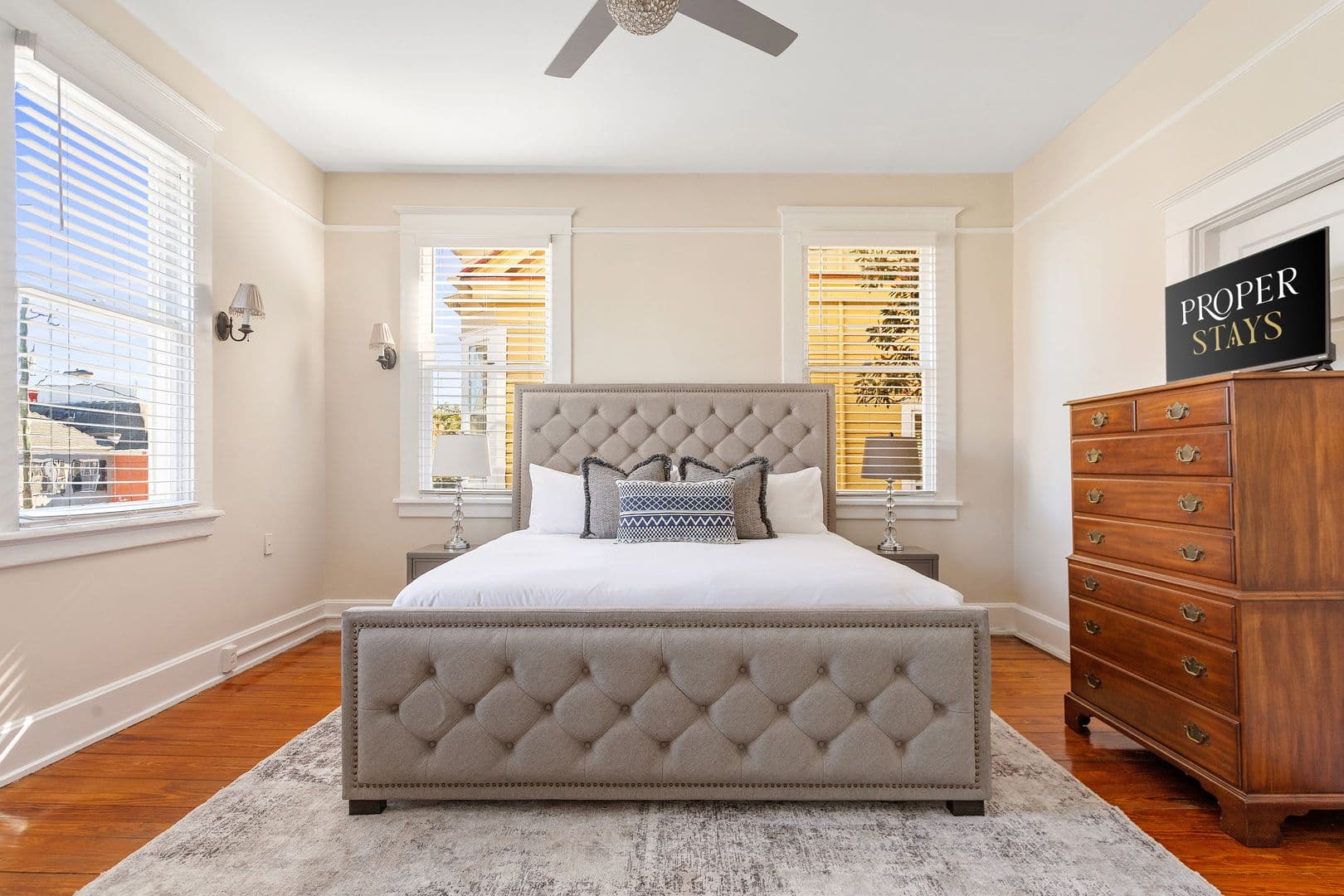Charleston House: 5 Colonial Street