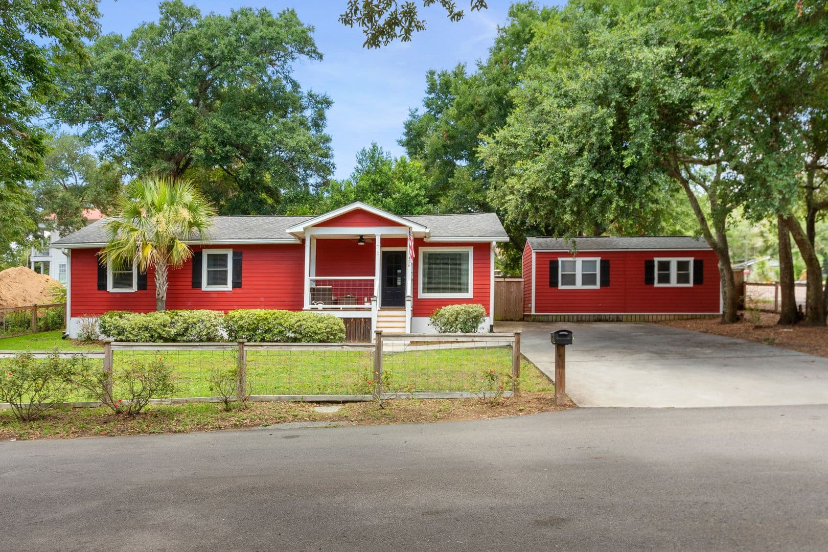 Mount Pleasant House: 426 Bank St.