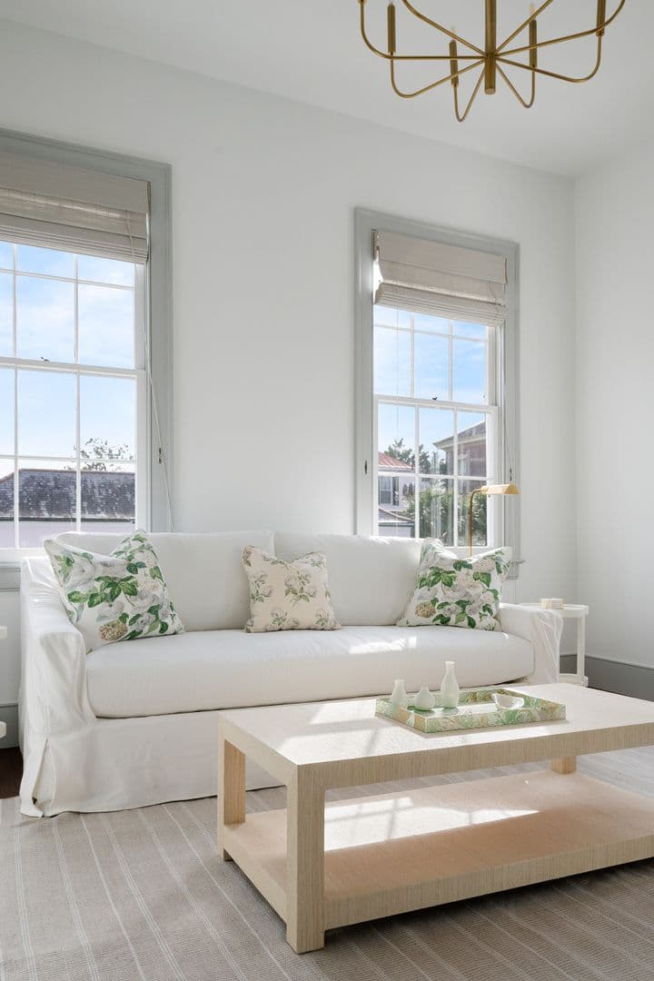 Charleston House: 123 King Street