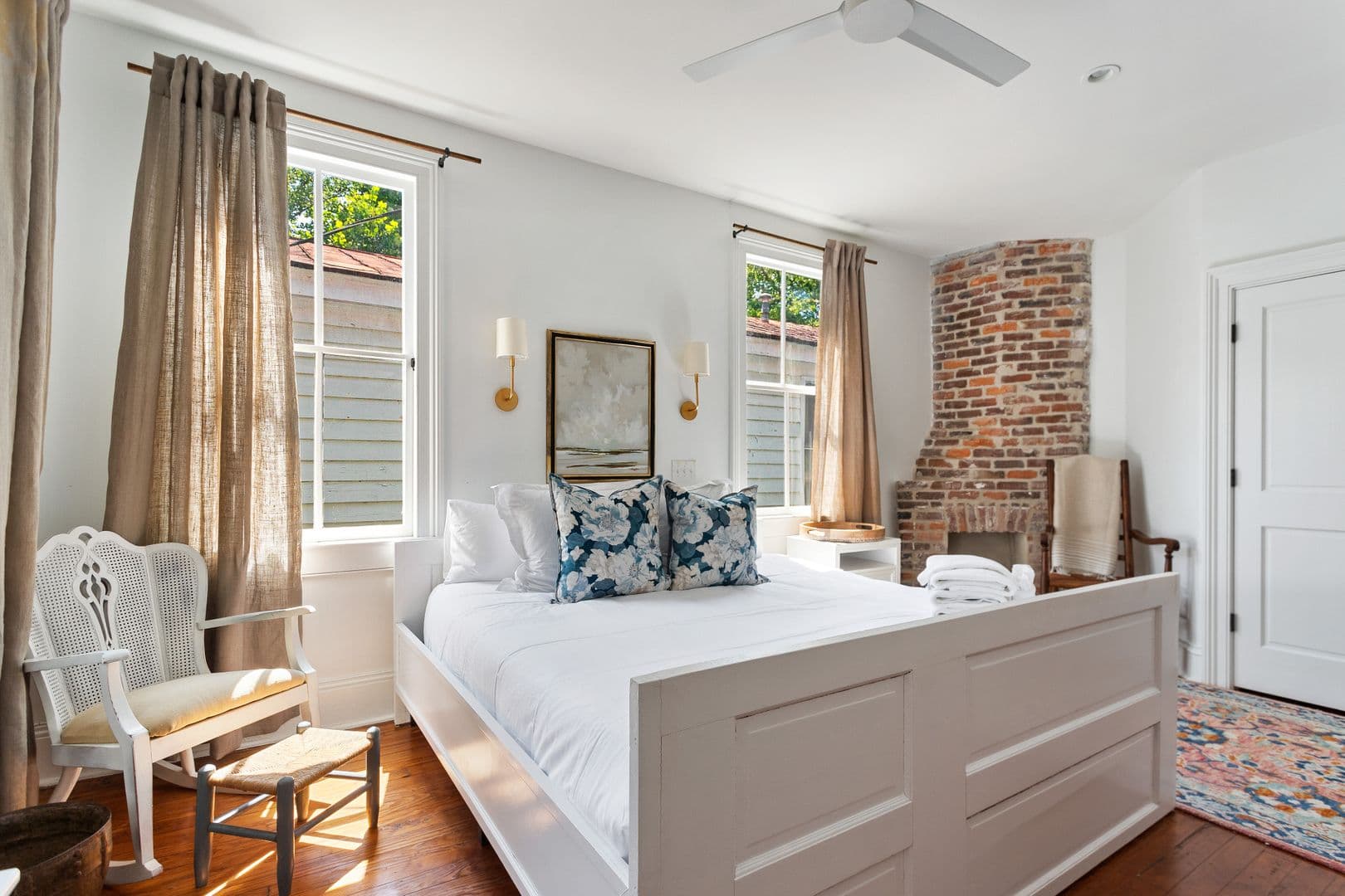 Charleston House: 94 Bogard Street