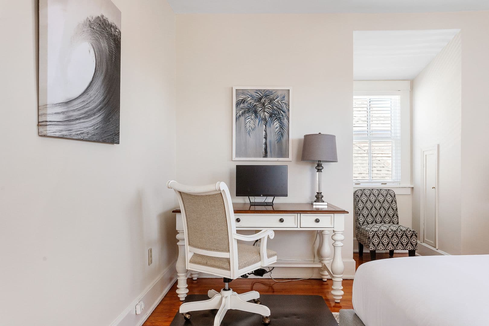 Charleston House: 5 Colonial Street