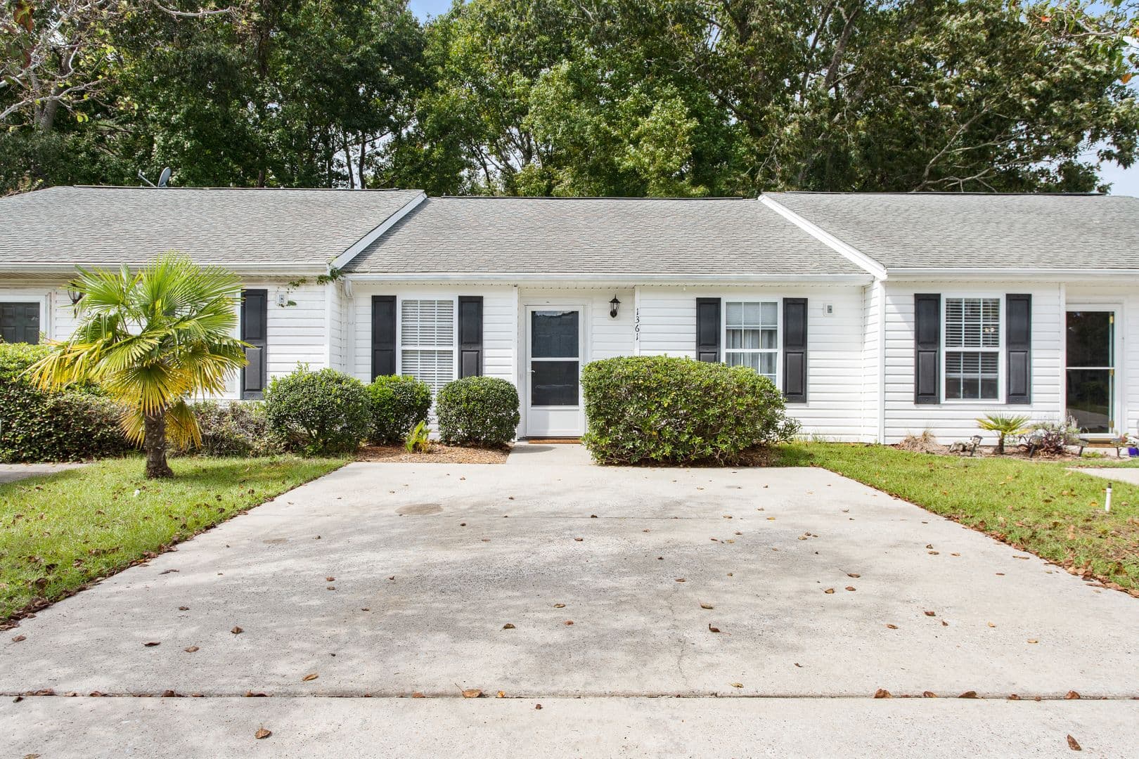 James Island House: 1361 Pinnacle Lane
