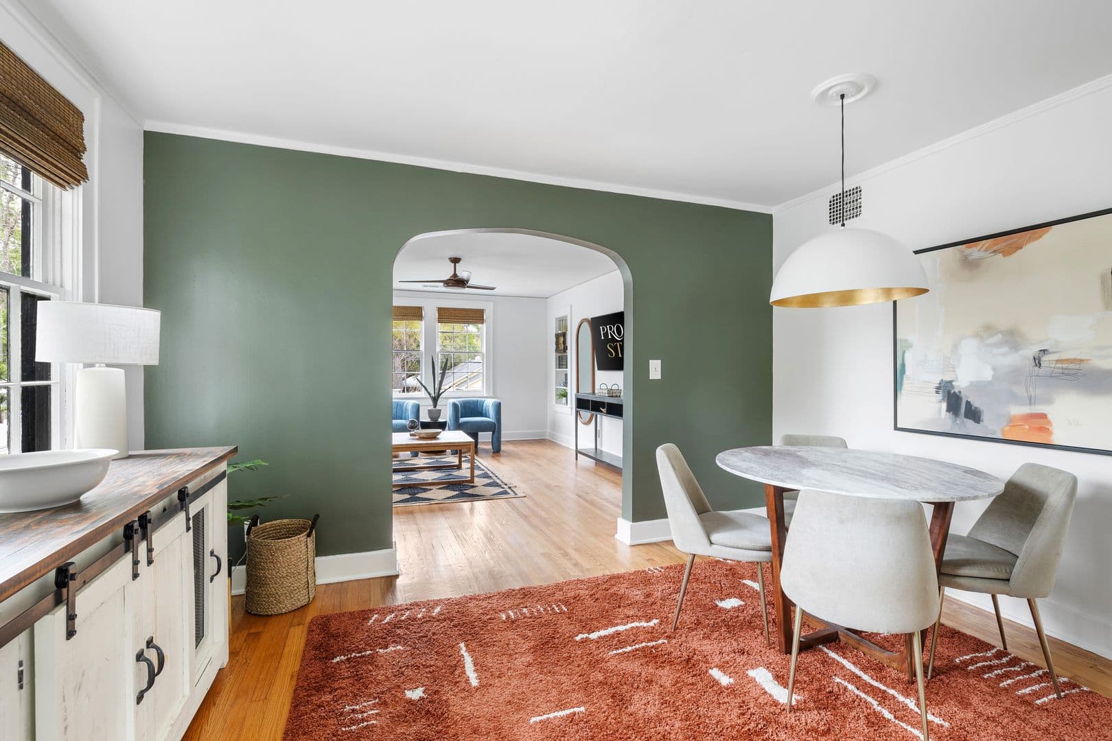 Charleston House: 20 Dunnemann Avenue