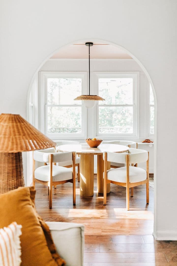 Charleston House: 1492 Kentwood Circle