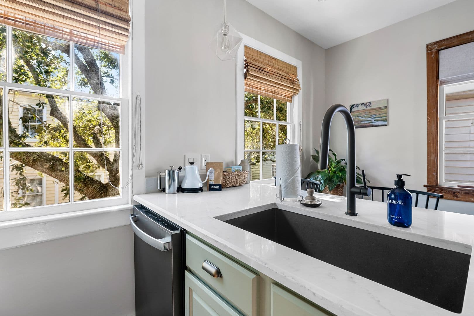 Charleston House: 18 Bogard Street