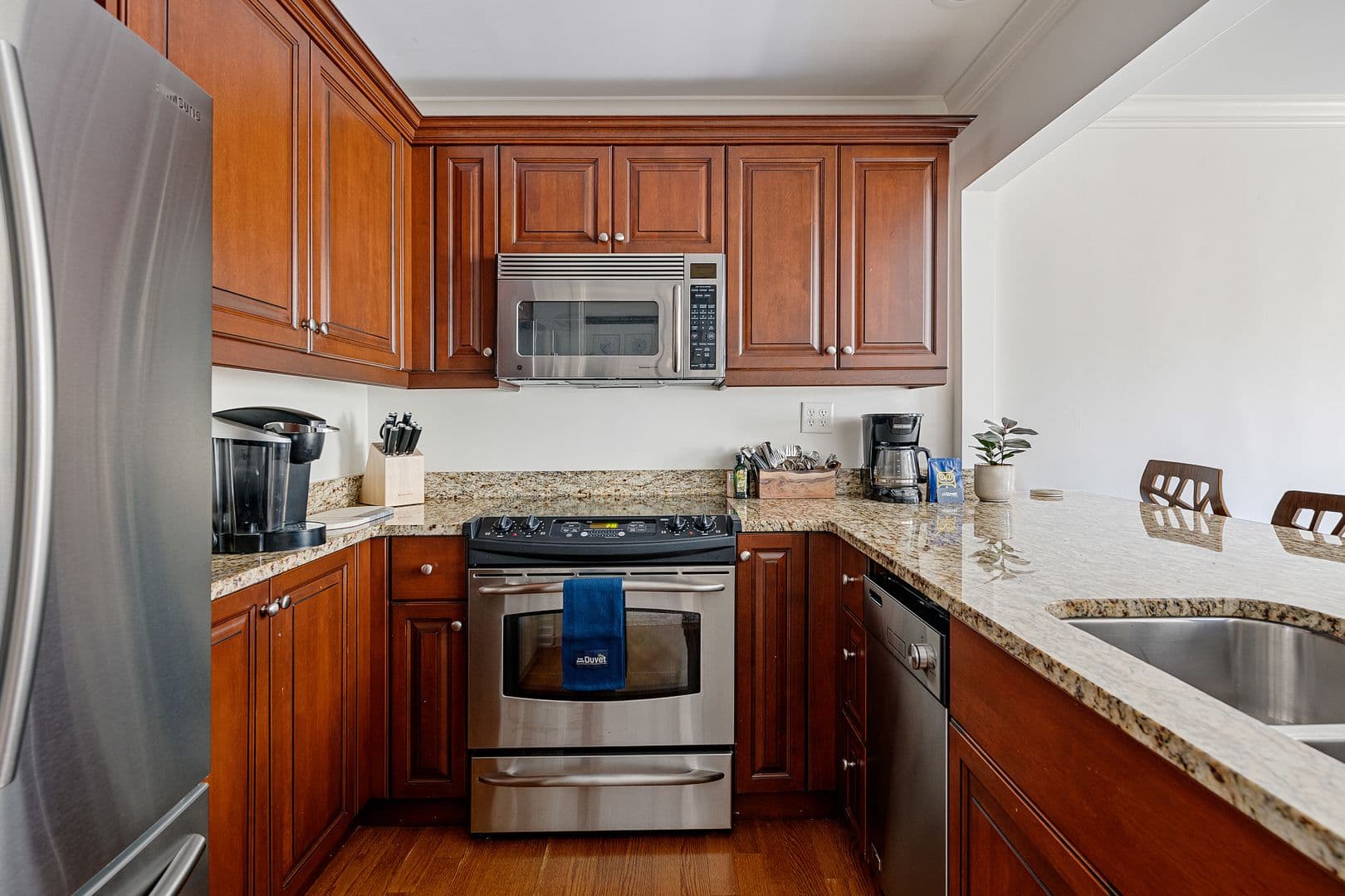Charleston House: 32 Vendue Range