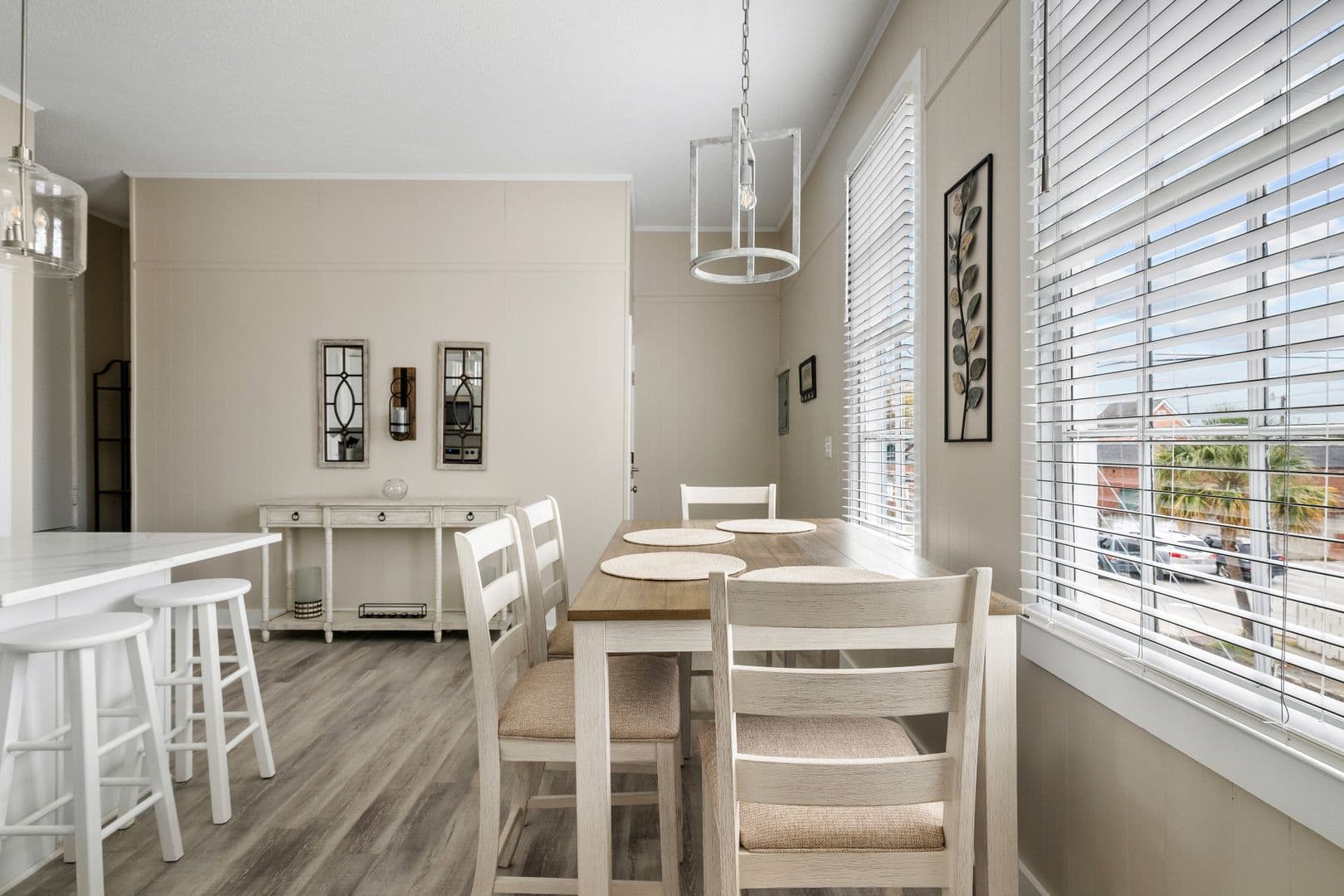 Charleston House: 460 Meeting Street