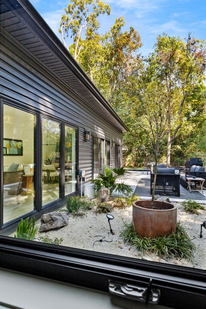 Mount Pleasant House: 706 York Street
