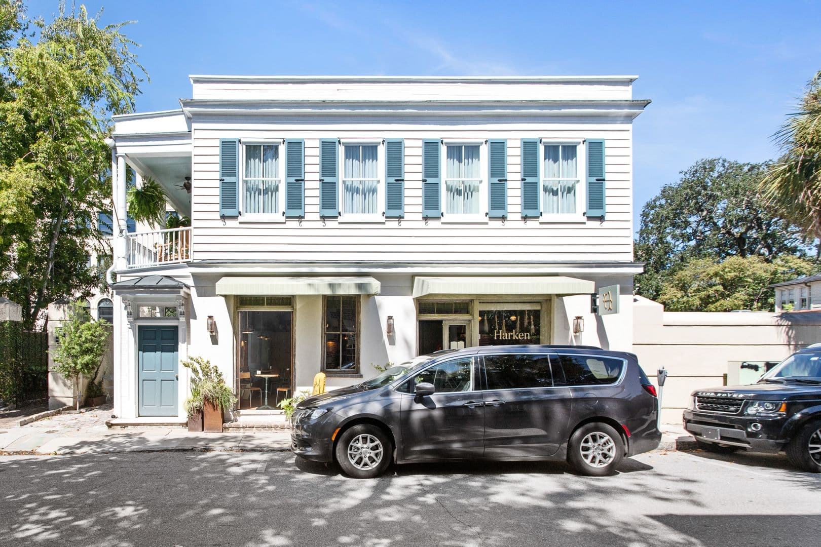 Charleston House: 62 Queen Street