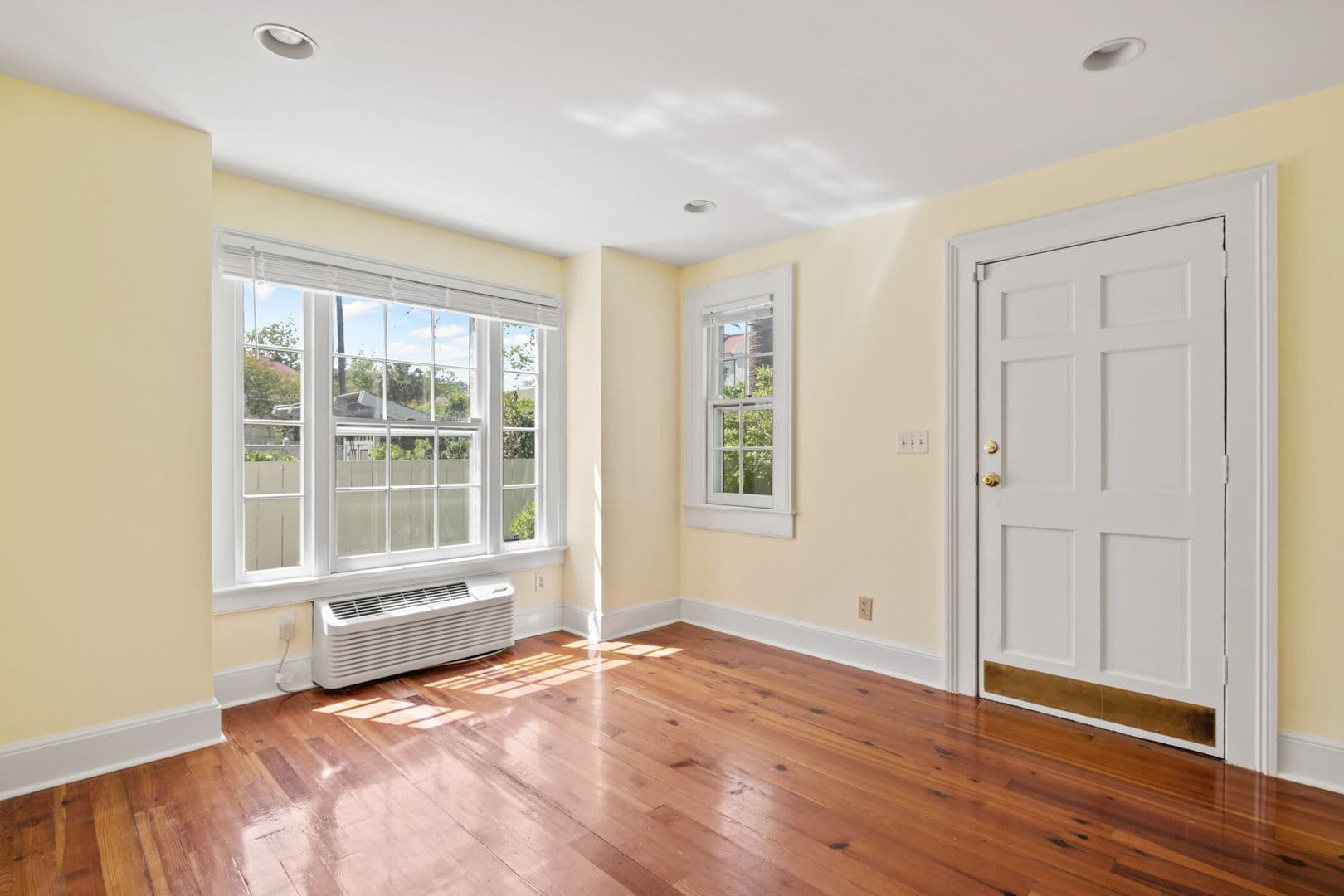 Charleston House: 2 Talon Court