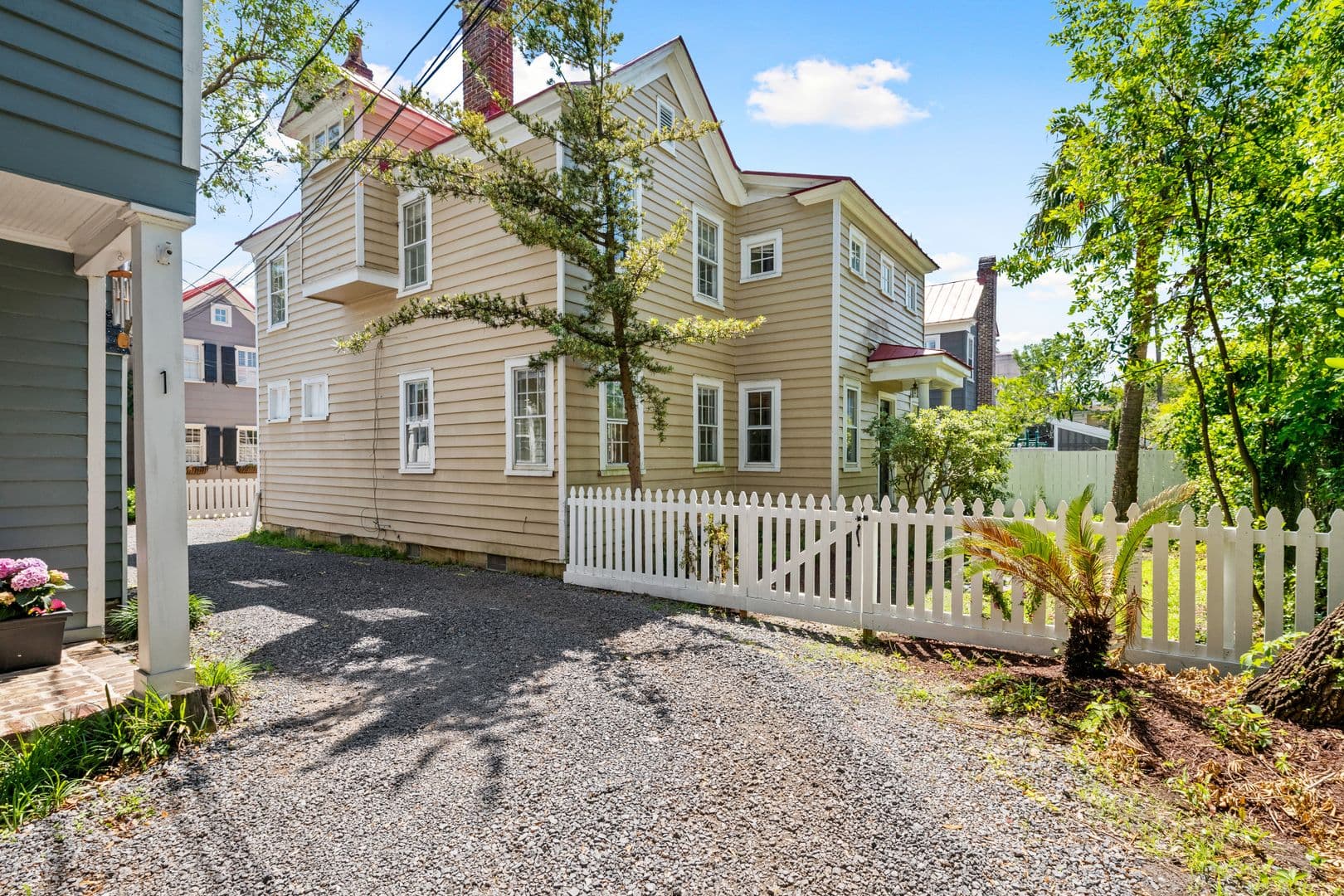 Charleston House: 2 Talon Court