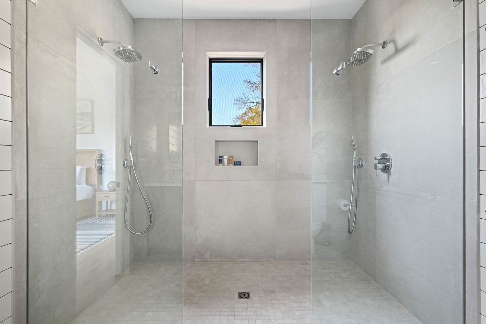 Mount Pleasant House: 208 Linnea Lane